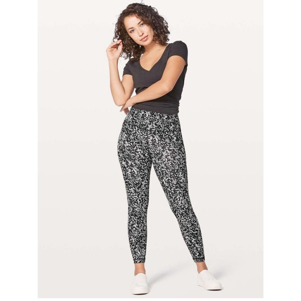 Lululemon Chirasu Align 25” High Rise Black & White Speckle Yoga Leggings size 6